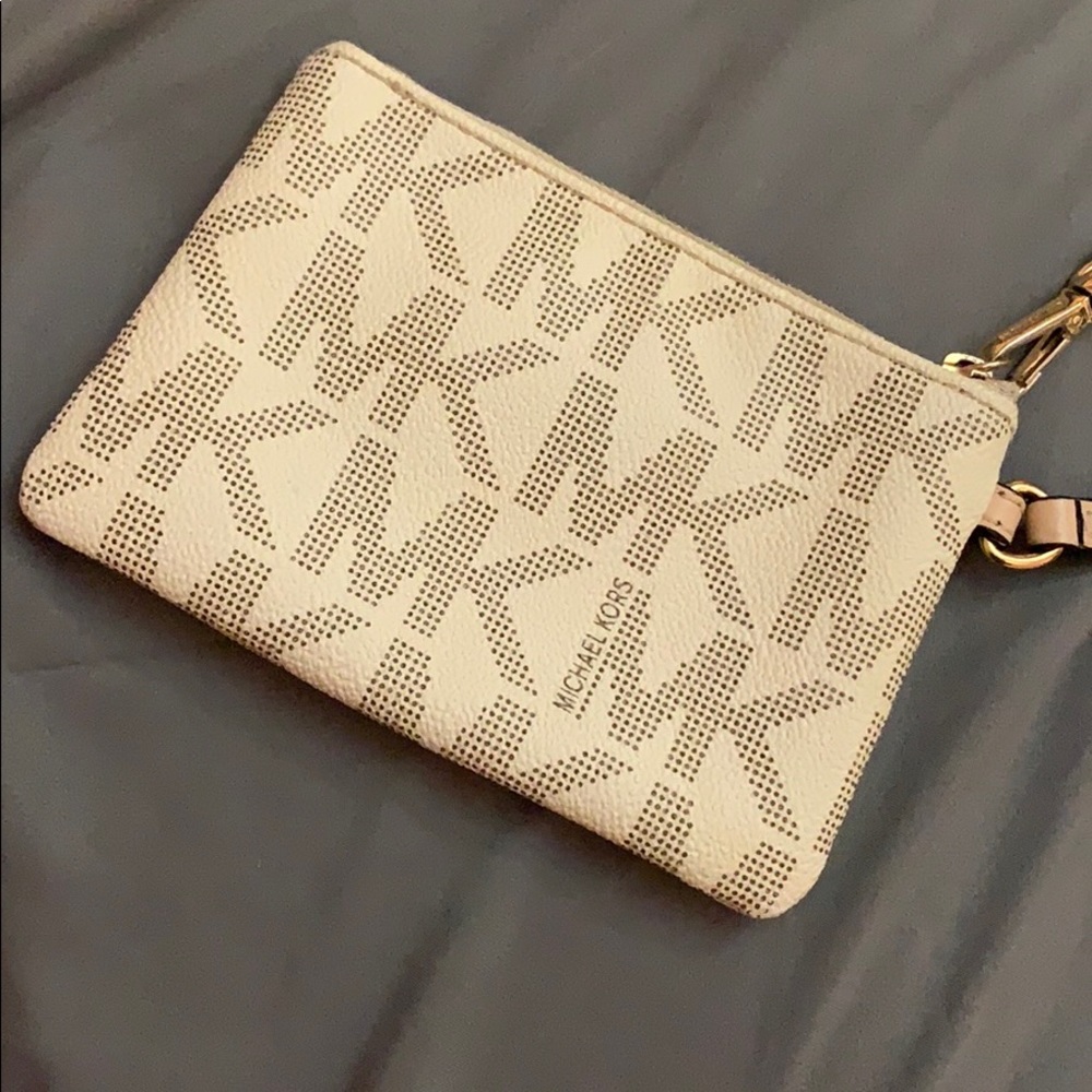 Michael kors wristlet - Picture 3 of 6